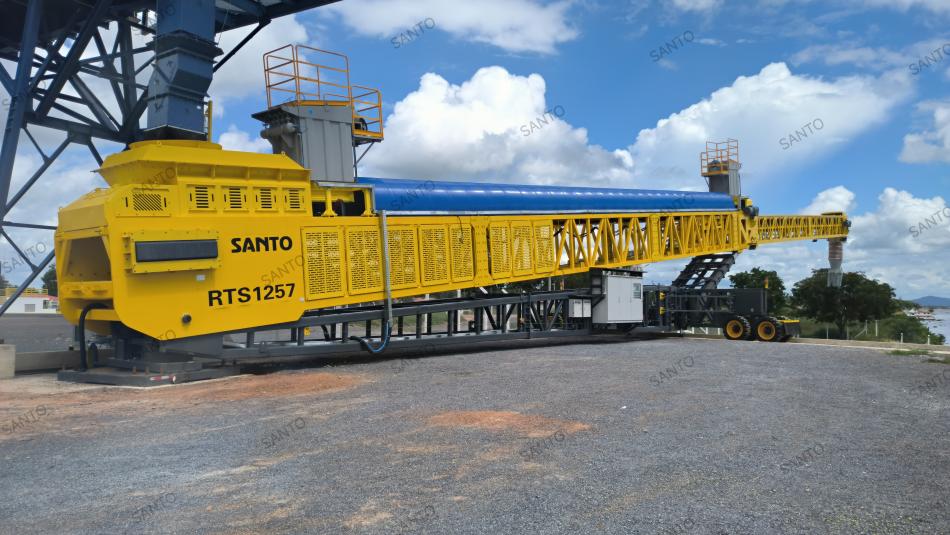 Telescopic stacker