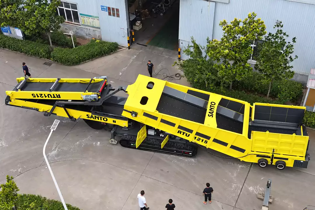 Crawler radial truck unloader shipped to Kazakhstan