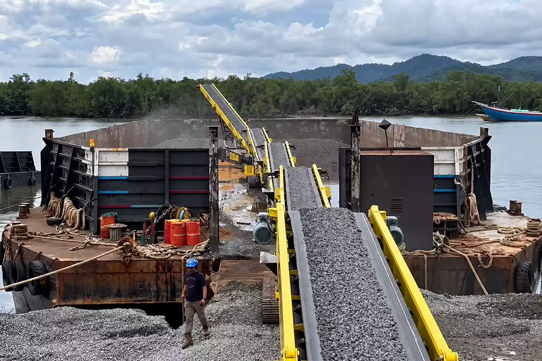 Mobile conveyors for port loading in Indonesia